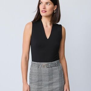 Ann Taylor V neck Tank Office Casual Flattering Summer Work shirt